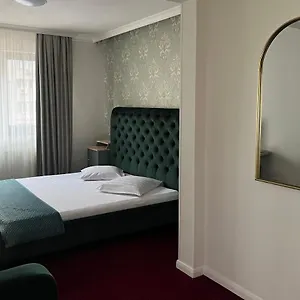 rezervați aici