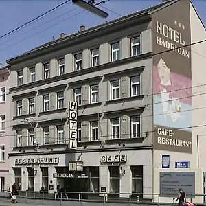 rezervați aici